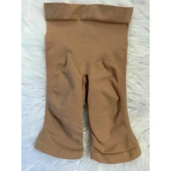 SEAMLESS SCULPT MID THIGH SHORT - S/M - NWOT - Picture 3 of 6